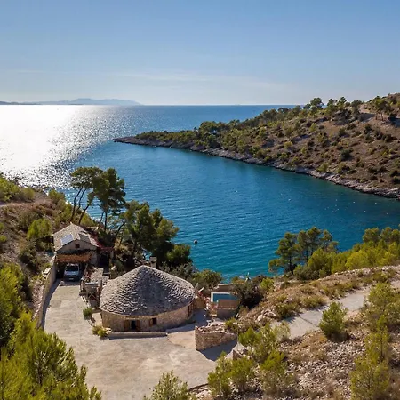 Сasa de vacaciones The Old Captain's House Milna (Brac)
