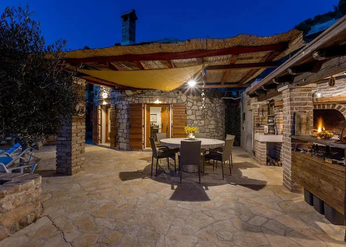 The Old Captain's House Tatil Evi