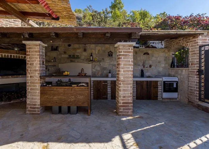 The Old Captain's House Tatil Evi Milna (Brac)