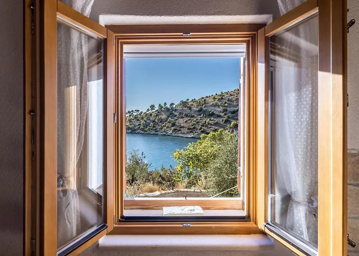 The Old Captain's House * Milna (Brac)